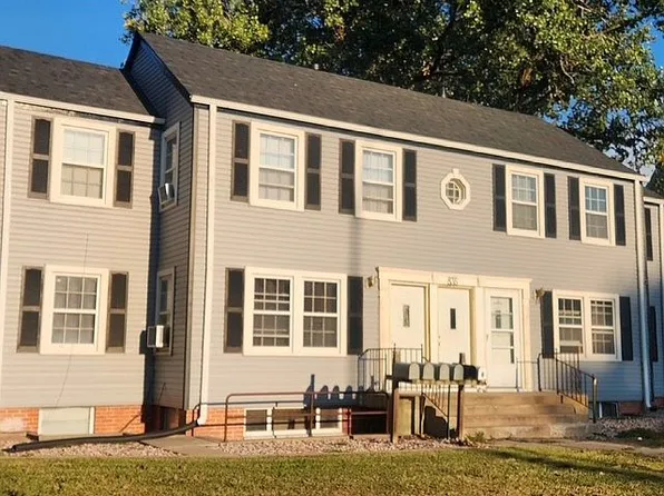835 N Burlington Ave, Hastings, NE 68901