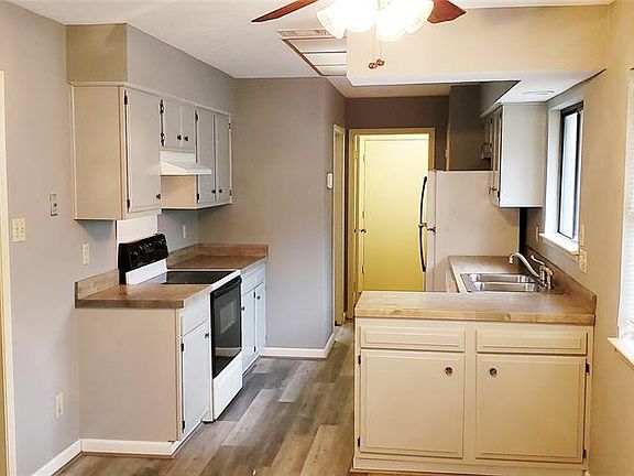 2nd image of 6802 Vialinda Dr