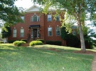 911 Riverbend Rd, Nashville, TN 37221