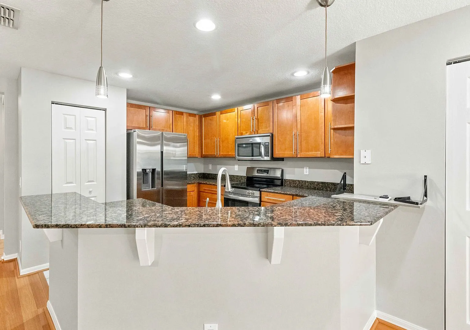 Move-In Ready Rental in Royal Tuscan! — Photo 4