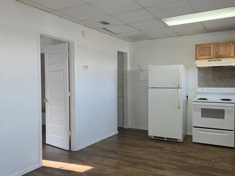 1306 Bonham St #4 — Photo 3