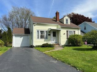 212 Cabot Rd, Rochester, NY 14626