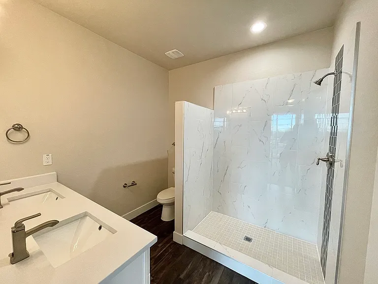 150 S Horne #106 — Photo 12