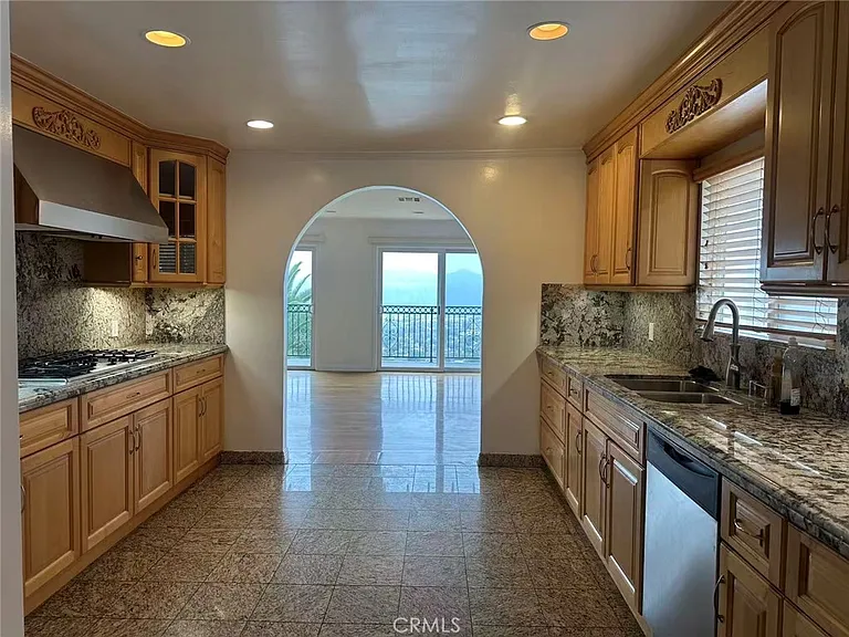 418 S Gibson Ct — Photo 4