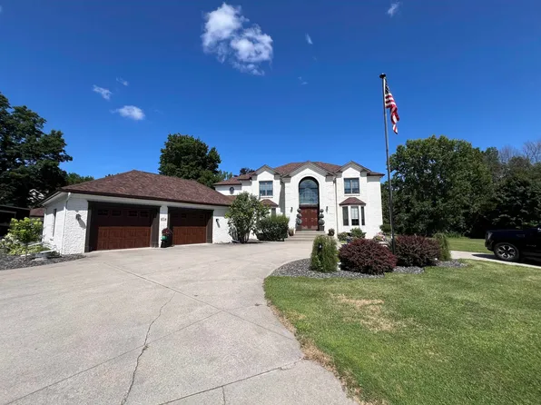 2 Kensington Pl, Massena, NY 13662