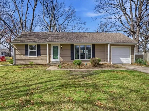 5870 Granada St, Fairway, KS 66205