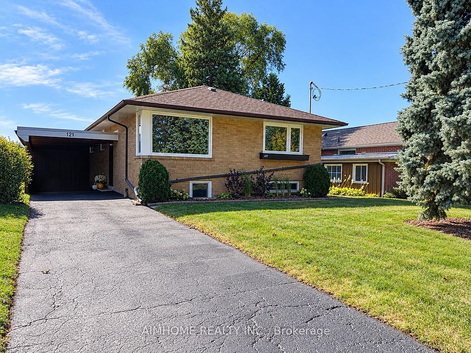 1st image of 121 Wyndcliff Cres