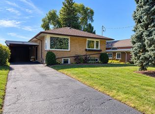 121 Wyndcliff Cres, Toronto, ON M4A 2J9