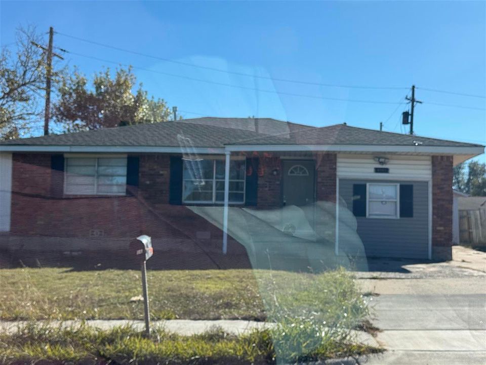 2nd image of 4506 NW Santa Fe Ave