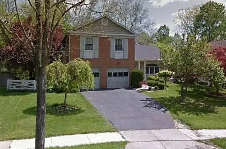 6 Bouldercrest Ct — Photo 1