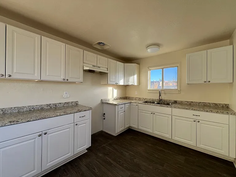 1400 Nancy St — Photo 11