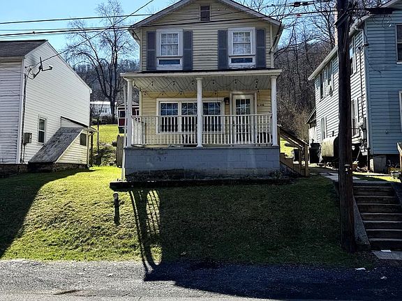 2nd image of 316 W Railroad St