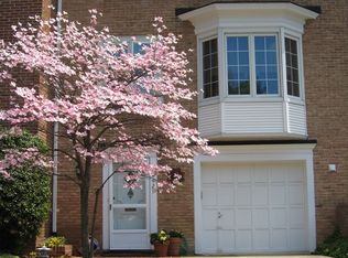 6421 Wainfleet Ct, Springfield, VA 22152