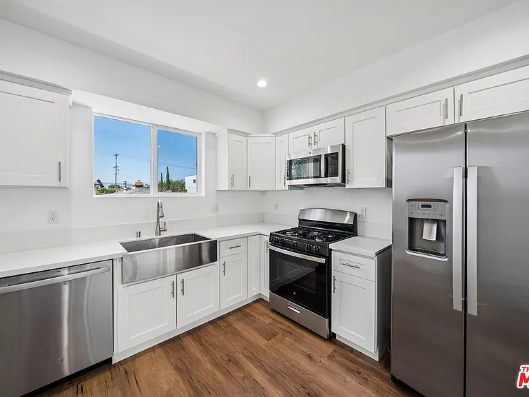 6334 1/2 Beck Ave — Photo 11
