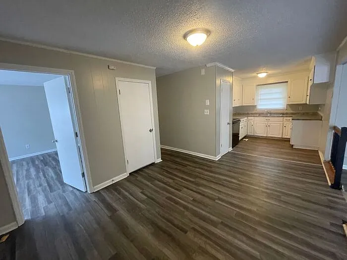 1306 Northwoods Dr — Photo 5