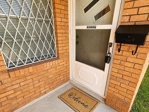 2nd image of 2123 Linden Creek Ln