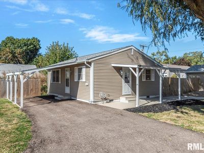 301 S Grand Ave, Chatham, IL, 62629