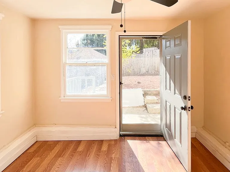 1610 Fargo Street — Photo 18