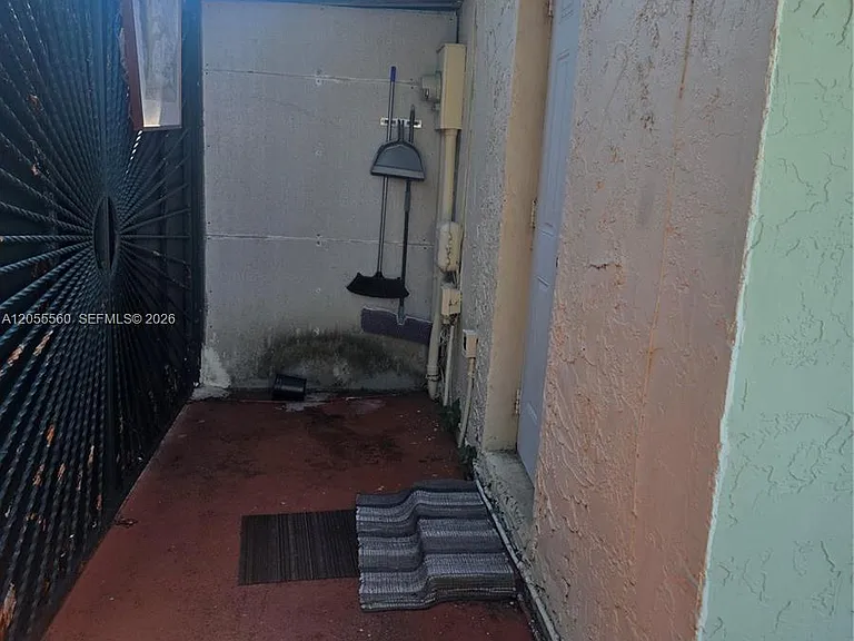 714 SW 99th Court Cir #0 — Photo 2