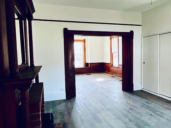 3rd image of 110 W Railroad St #110