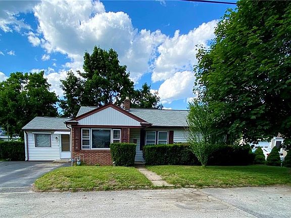 4th image of 11 Brookfield Dr