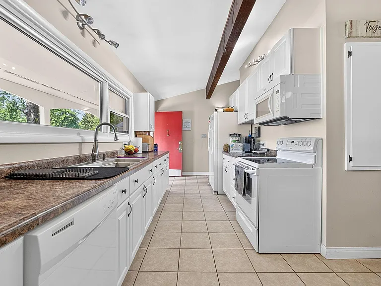 3900 Schirtzinger Rd — Photo 13