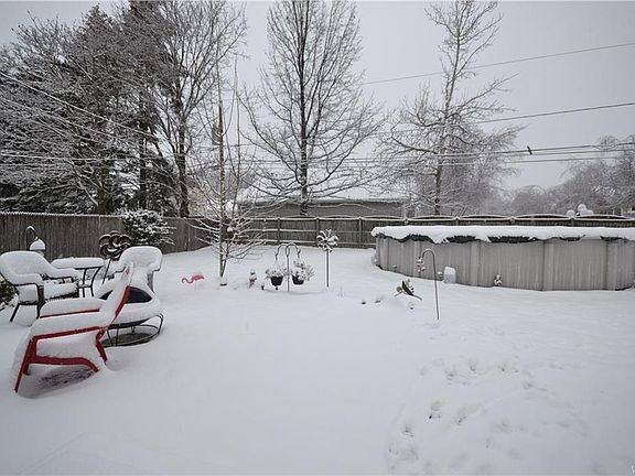 2nd image of 104 Bragg Ct