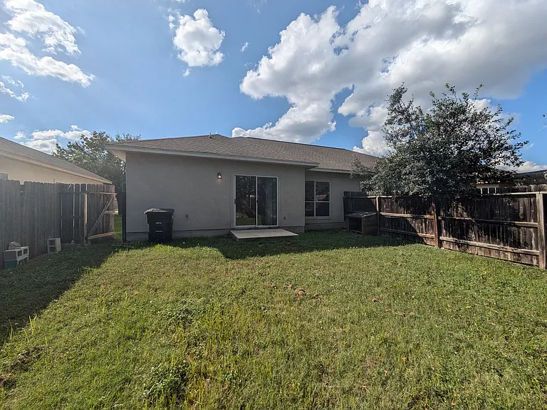 932 Misty Acres Dr — Photo 16