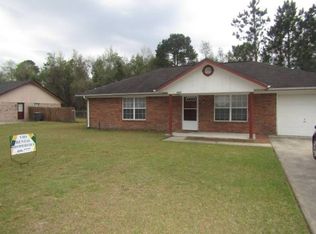 1049 Barley Dr, Hinesville, GA 31313