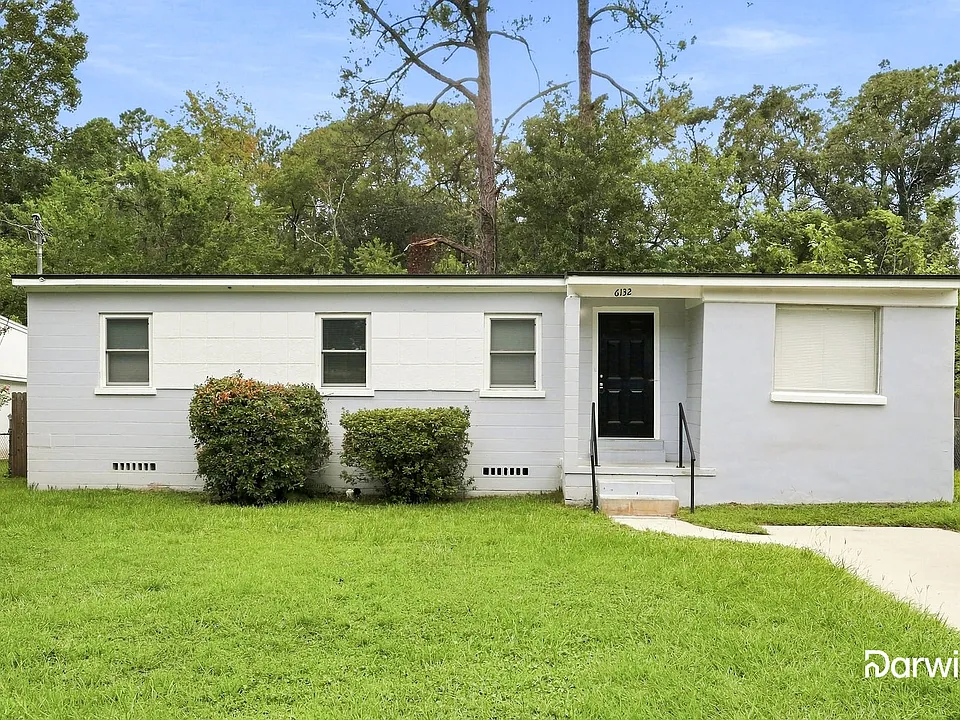 6132 Ardisia Rd W