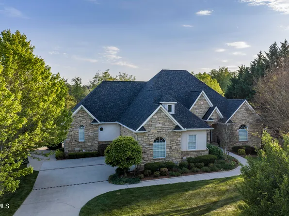 105 Strawberry Field Dr, Johnson City, TN 37604