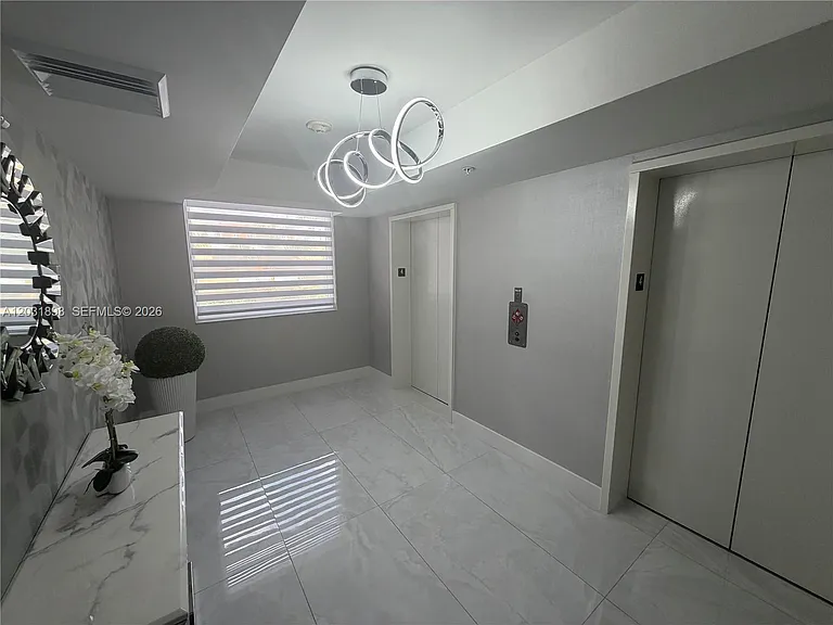 18800 NE 29th Ave #405 — Photo 12