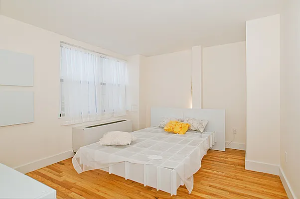 Sold by A & I Broadway | media 6