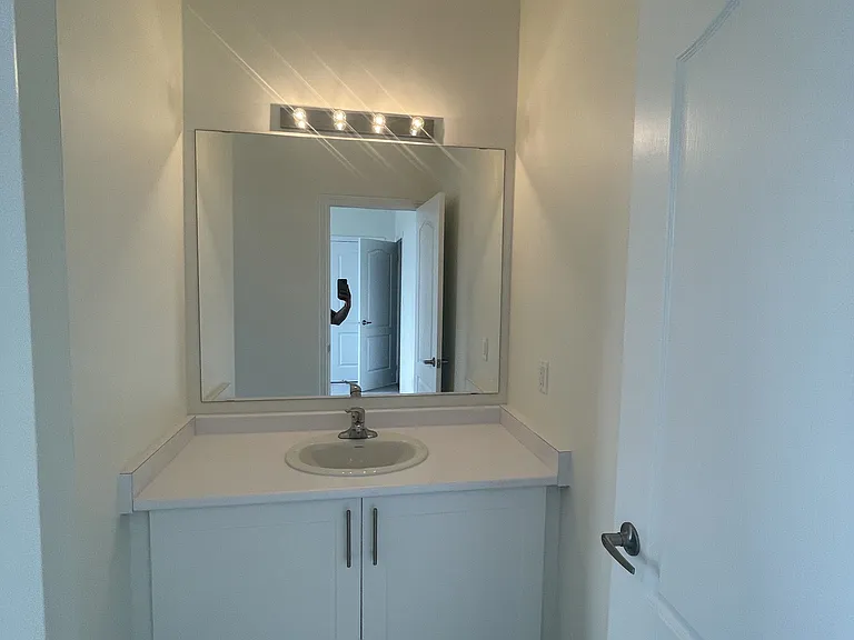 913 Rexton Dr — Photo 31