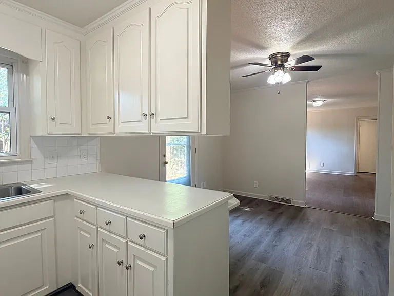 5701 Cates Dr — Photo 12