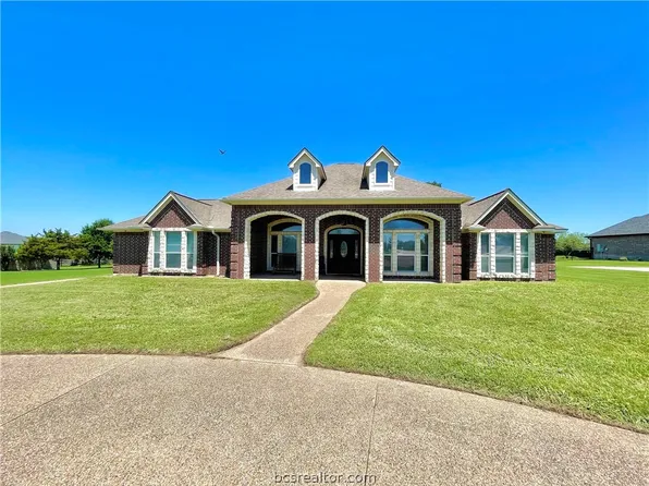 4017 Austins Estates Dr, Bryan, TX 77808