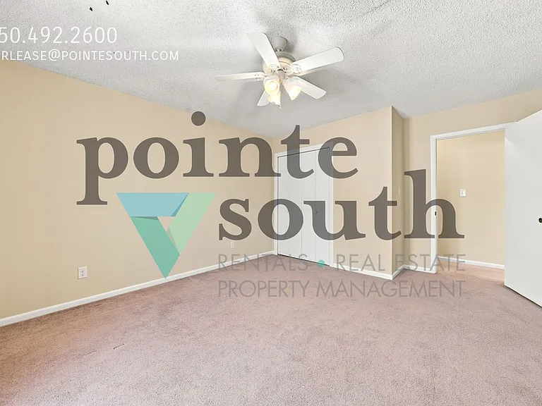 4742 Huron Dr — Photo 11