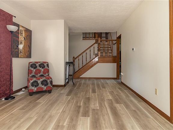 5th image of 5542 Whirlaway Ln
