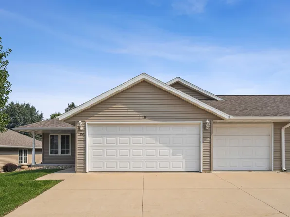 122 Presley Cir, Waterloo, IA 50701