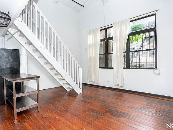 5th image of 27 Arion Pl APT 110