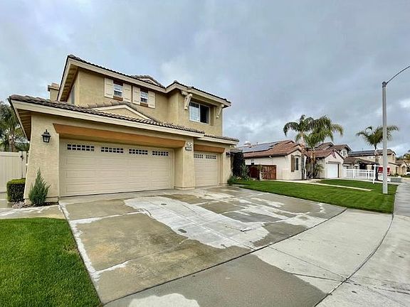 4th image of 23805 Fieldcrest Ln