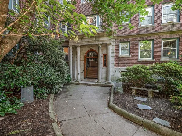 52 Garden St APT B2, Cambridge, MA 02138