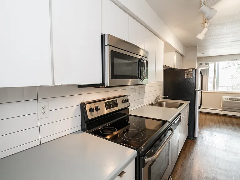 2441 S. York St. — Photo 37