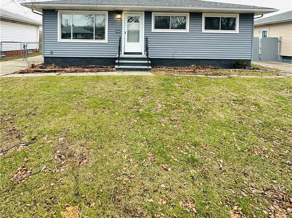 18023 Fairway Dr, Cleveland, OH 44135