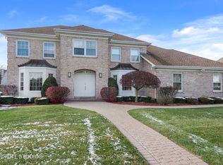 2870 Dunstan Ln, Buffalo Grove, IL 60089