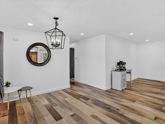 5th image of 2016 W Lake St