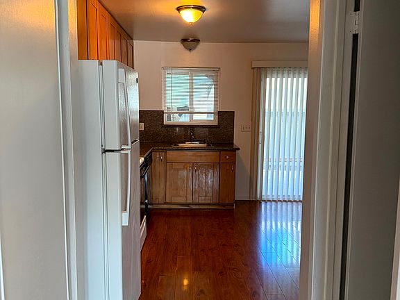 5th image of 812 Orchard Ave