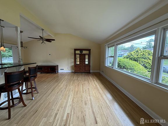 2nd image of 28 Gage Rd