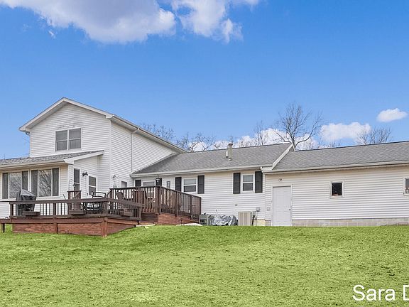 3rd image of 13100 220th Ave