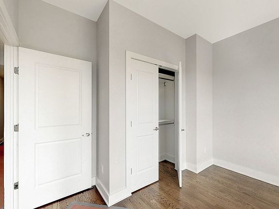 5th image of 2534 Steinway St #3C
